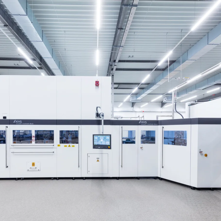 La máquina InnoPET FreshSafe Block en una nave